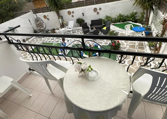 Pansion Angela Skiathos Town