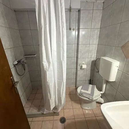 ゲストハウス Pansion Angela 3*