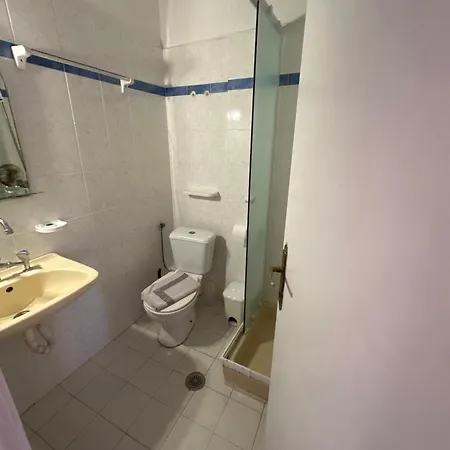 Pansion Angela ゲストハウス